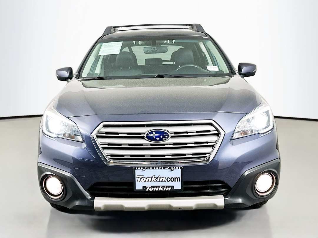 2017 Subaru Outback 2.5i - Image 2