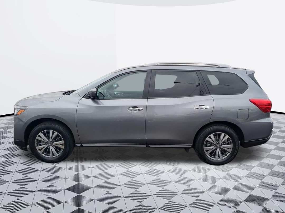 2020 Nissan Pathfinder S - Image 3