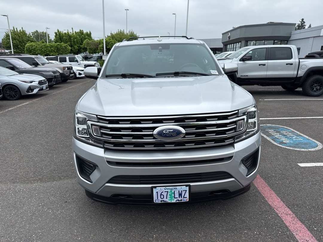 2019 Ford Expedition XLT - Image 2