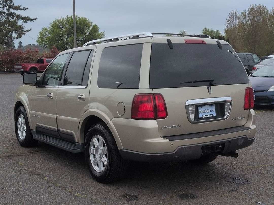 2004 Lincoln Navigator Luxury - Image 3