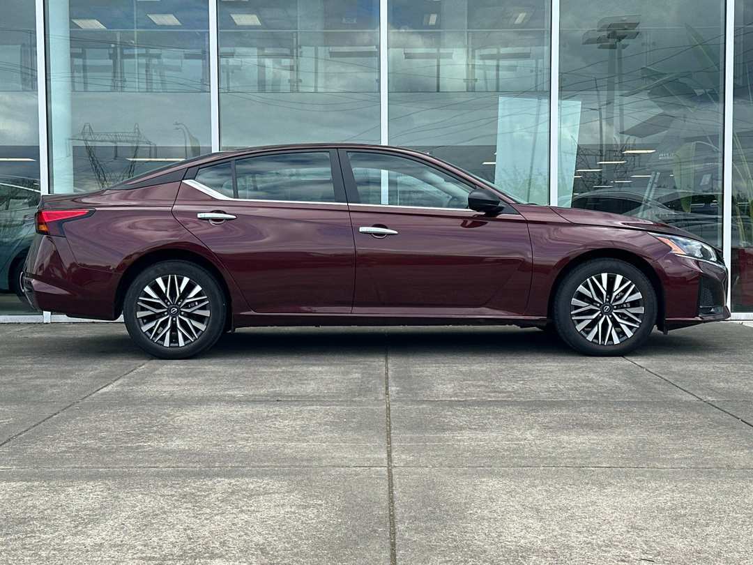 2024 Nissan Altima 2.5 SV - Image 2