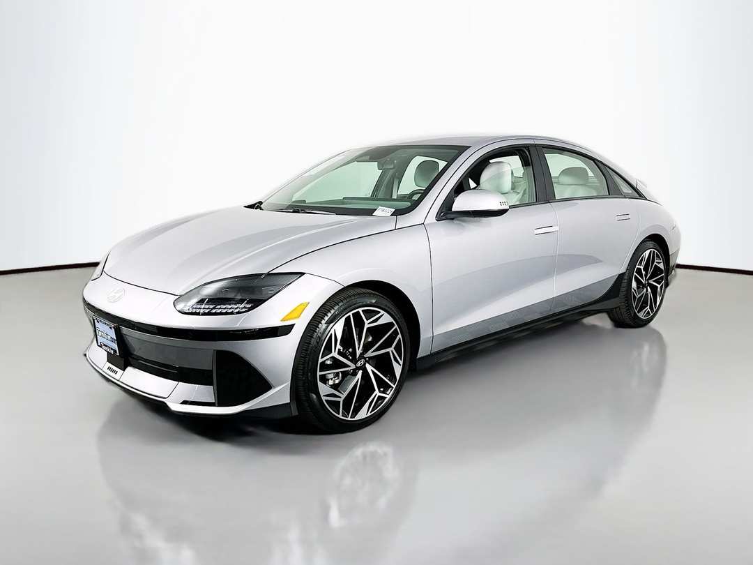 2024 Hyundai Ioniq 6 SEL - Image 3
