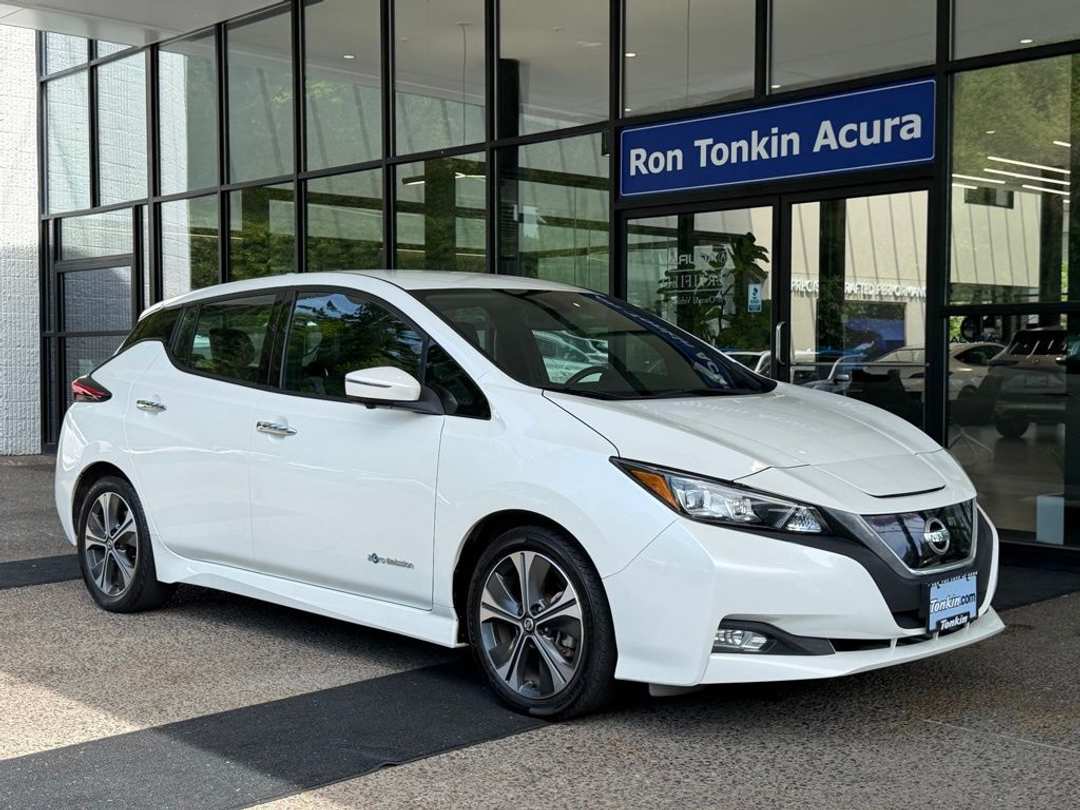 2018 Nissan LEAF SL - Image 2