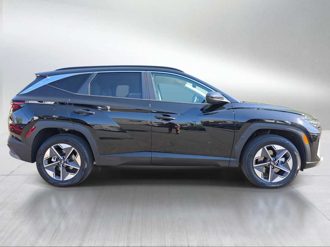 2025 Hyundai Tucson SEL - Image 2