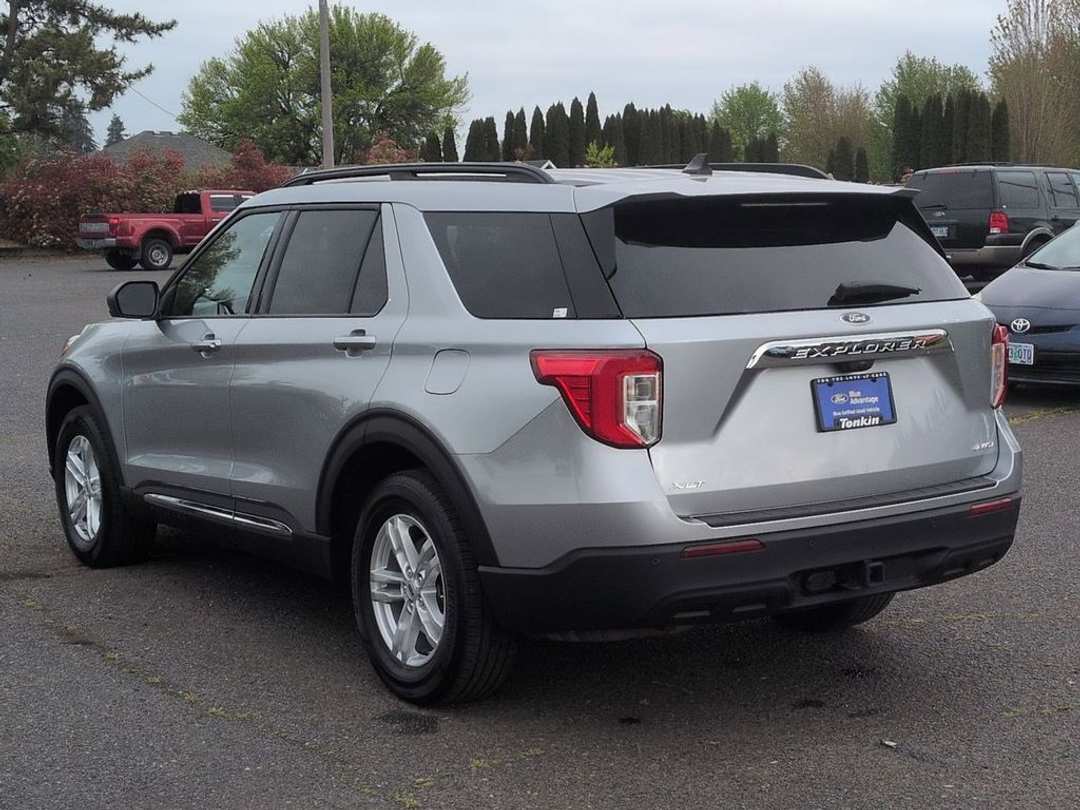 2023 Ford Explorer XLT - Image 3