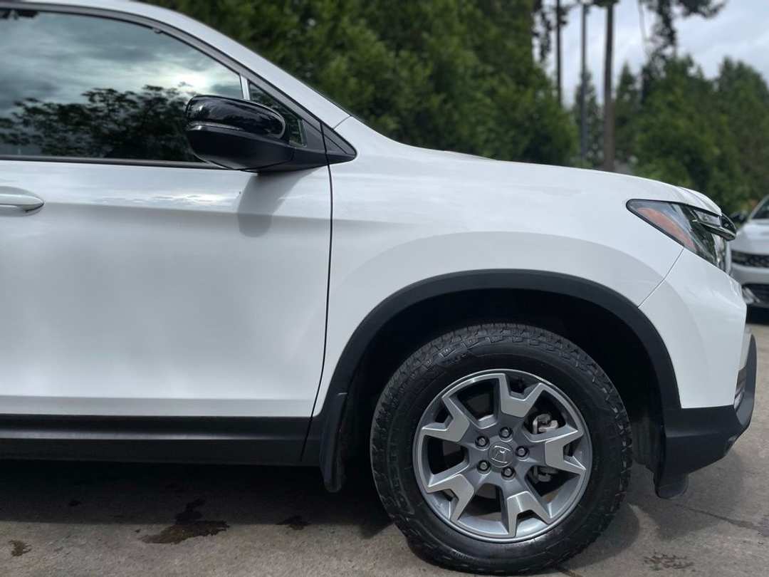 2023 Honda Passport TrailSport - Image 2