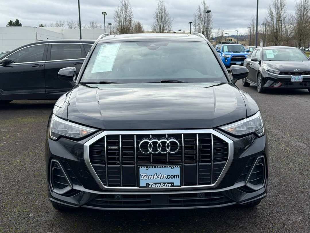 2022 Audi Q3 Premium - Image 3