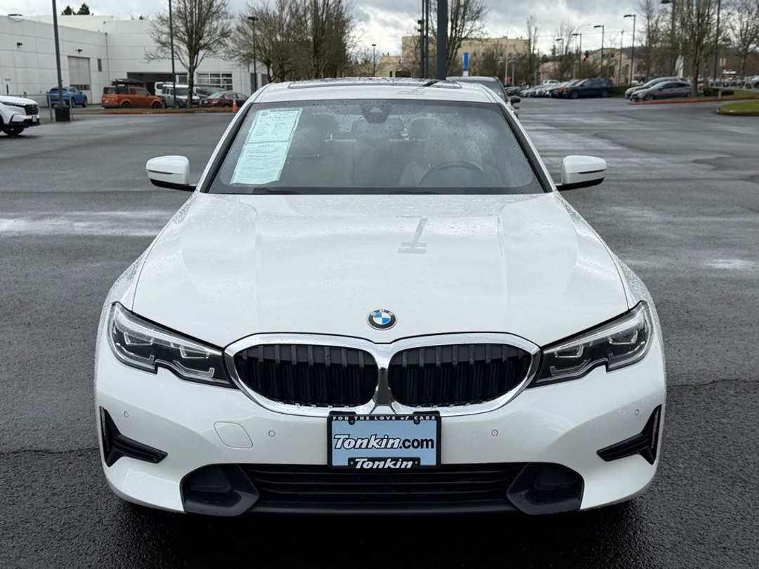 2022 BMW 3 Series 330i xDrive - Image 3