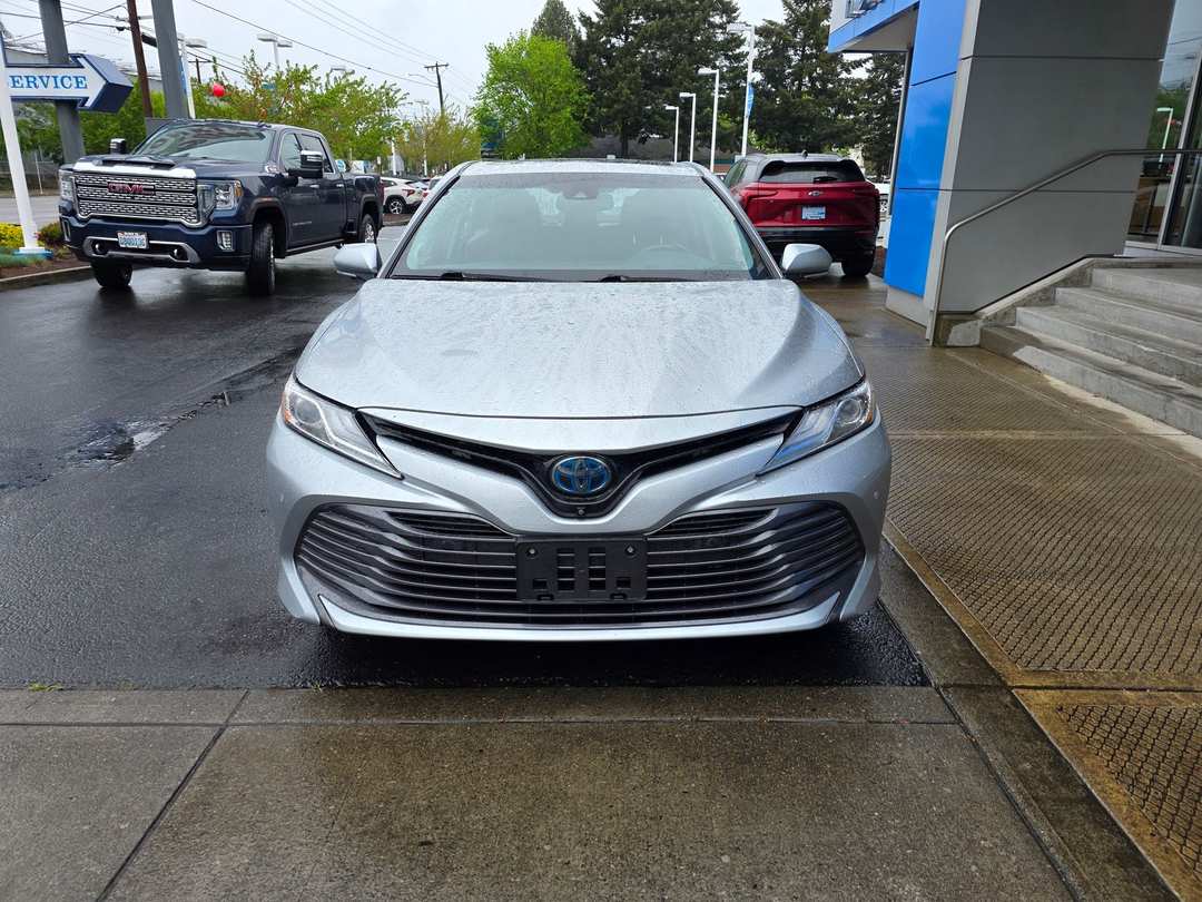 2018 Toyota Camry XLE - Image 3