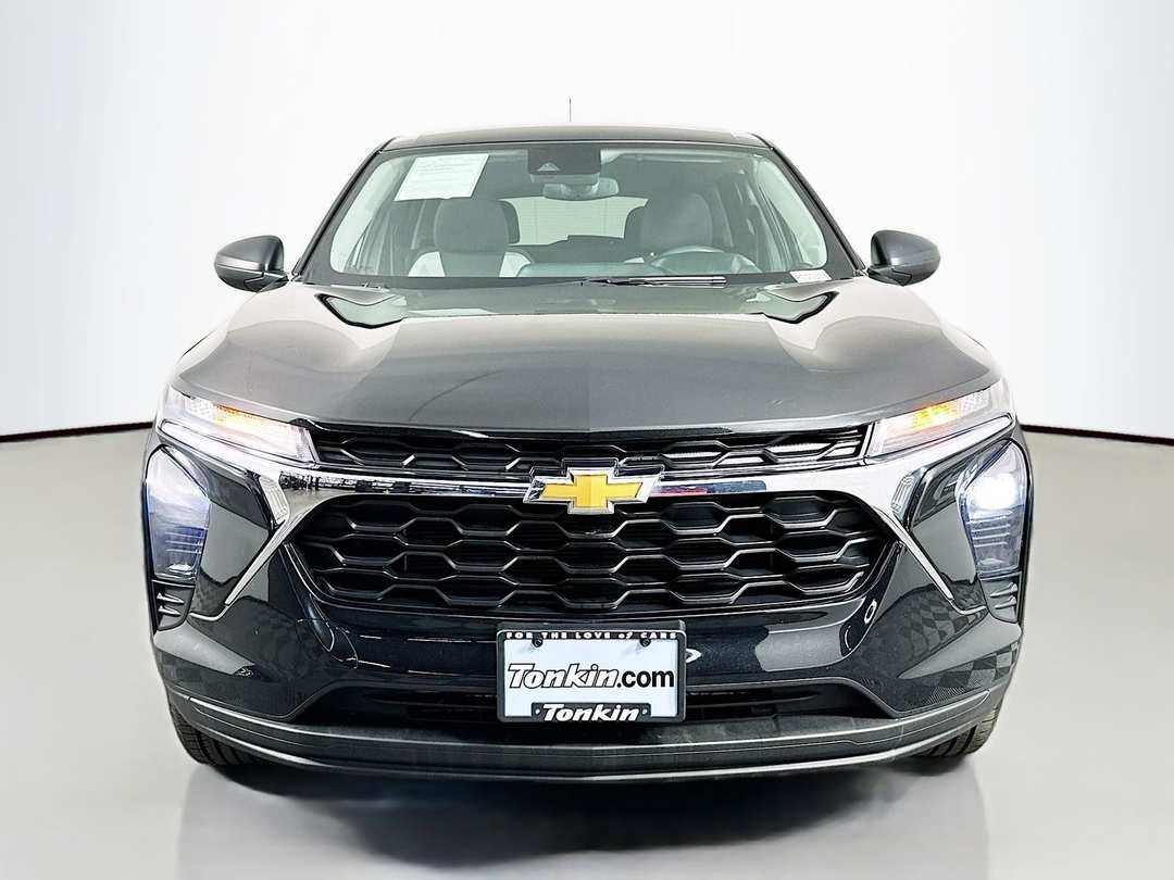 2024 Chevrolet Trax LS - Image 2