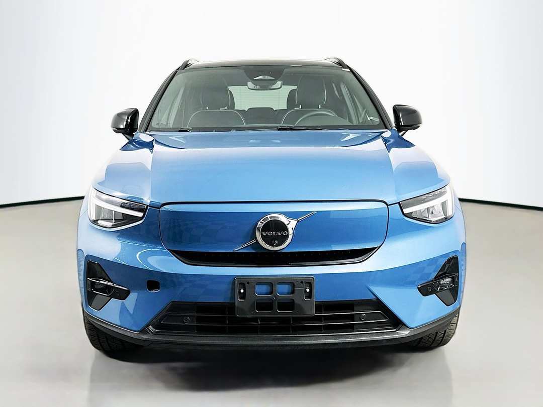 2023 Volvo Xc40 Recharge Pure Twin Plus - Image 2