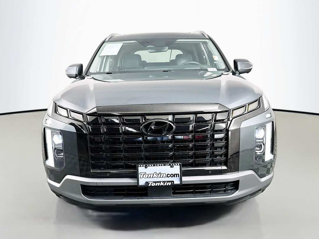 2023 Hyundai Palisade Limited - Image 2