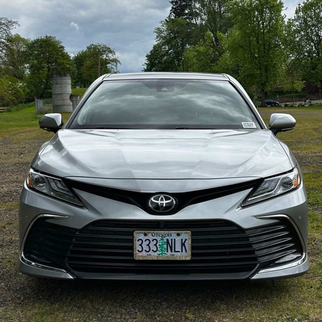 2022 Toyota Camry XLE - Image 3