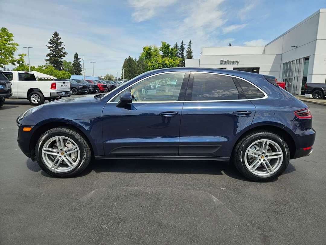 2016 Porsche Macan S - Image 3