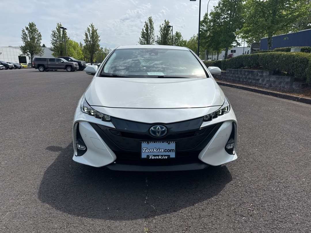2018 Toyota Prius Prime Advanced - Image 2