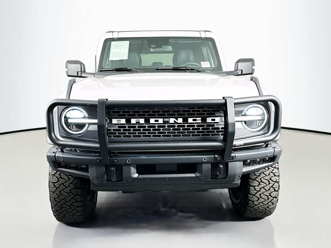2024 Ford Bronco Badlands - Image 2