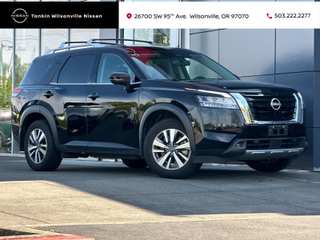 2022 Nissan Pathfinder SL