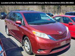 2017 Toyota Sienna LE