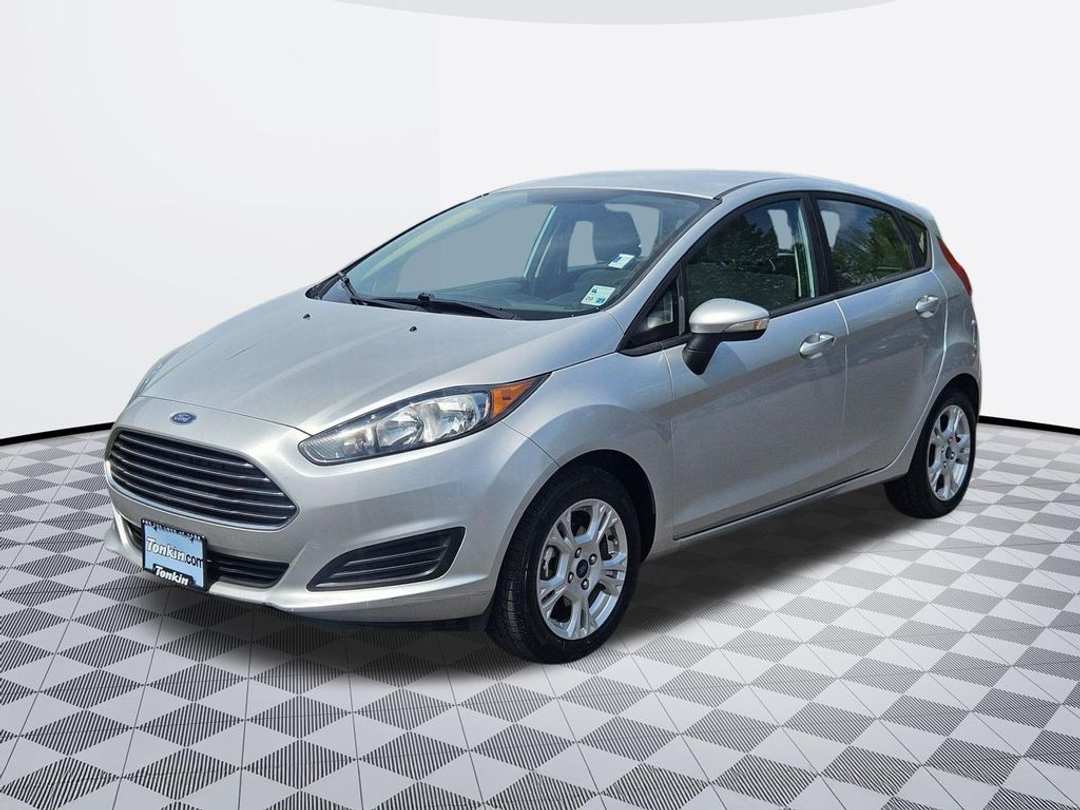 2016 Ford Fiesta SE - Image 2