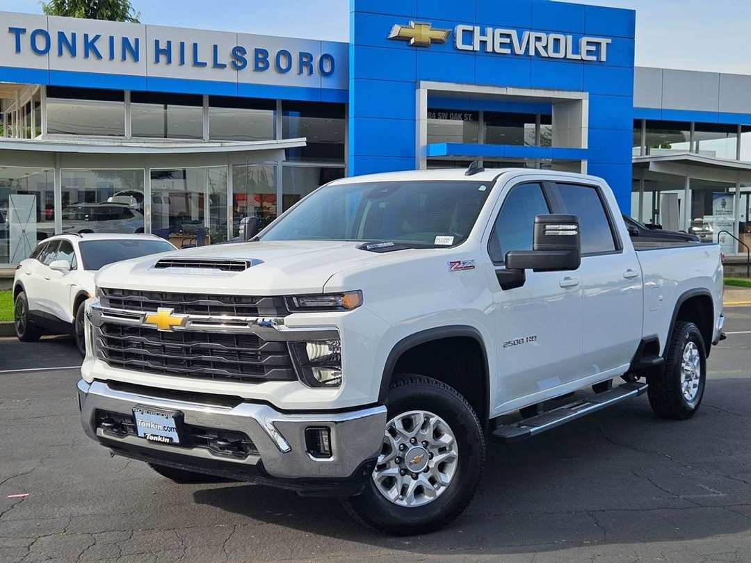 2024 Chevrolet Silverado 2500Hd LT - Image 2