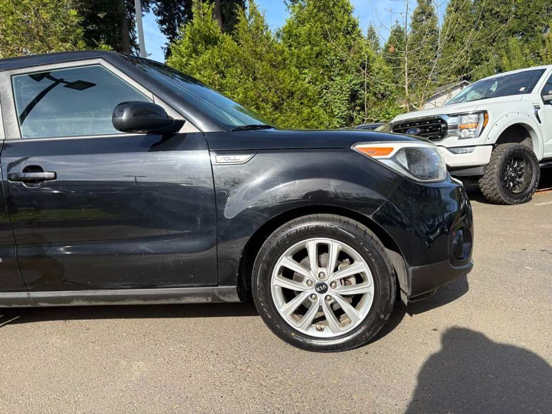 2017 Kia Soul Plus - Image 2