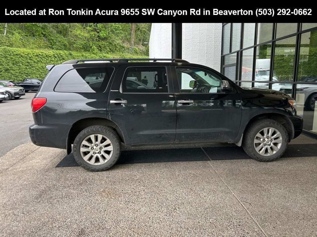 2017 Toyota Sequoia Platinum - Image 3
