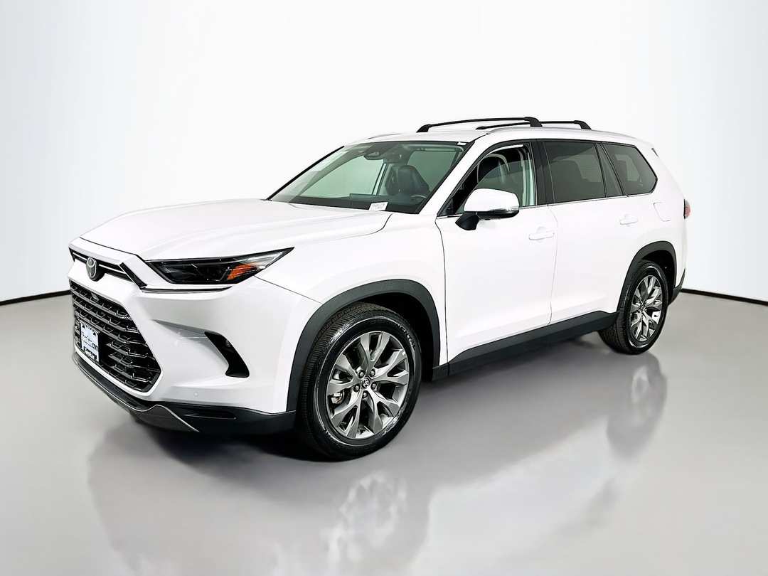 2024 Toyota Grand Highlander Limited - Image 3