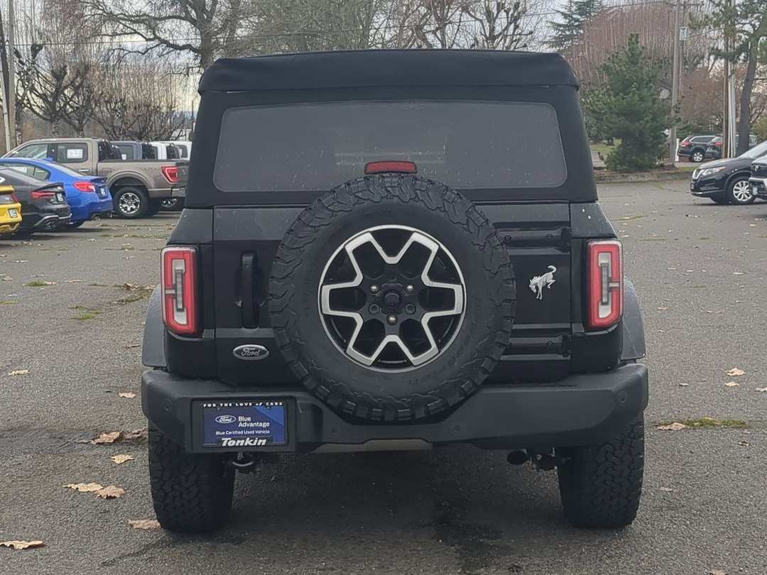 2023 Ford Bronco Outer Banks - Image 3