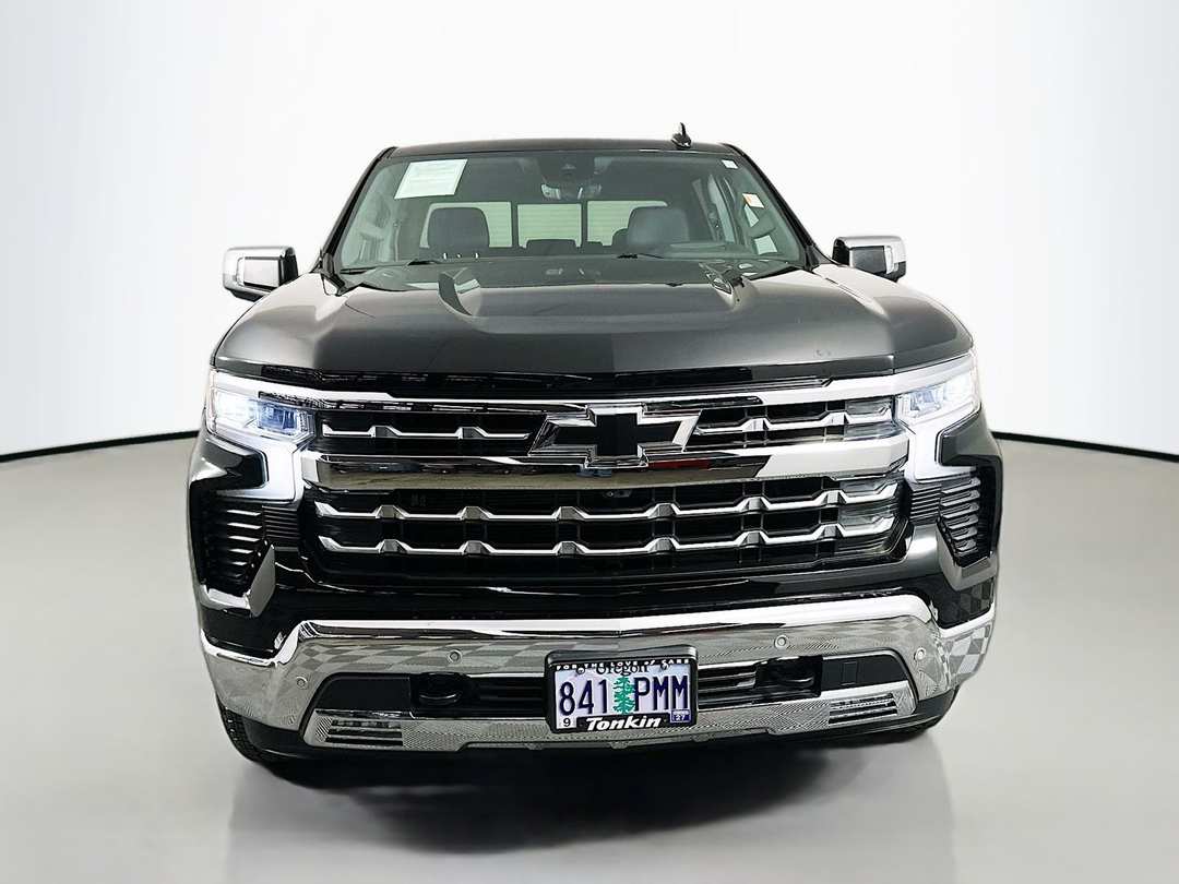 2023 Chevrolet Silverado 1500 LTZ - Image 3