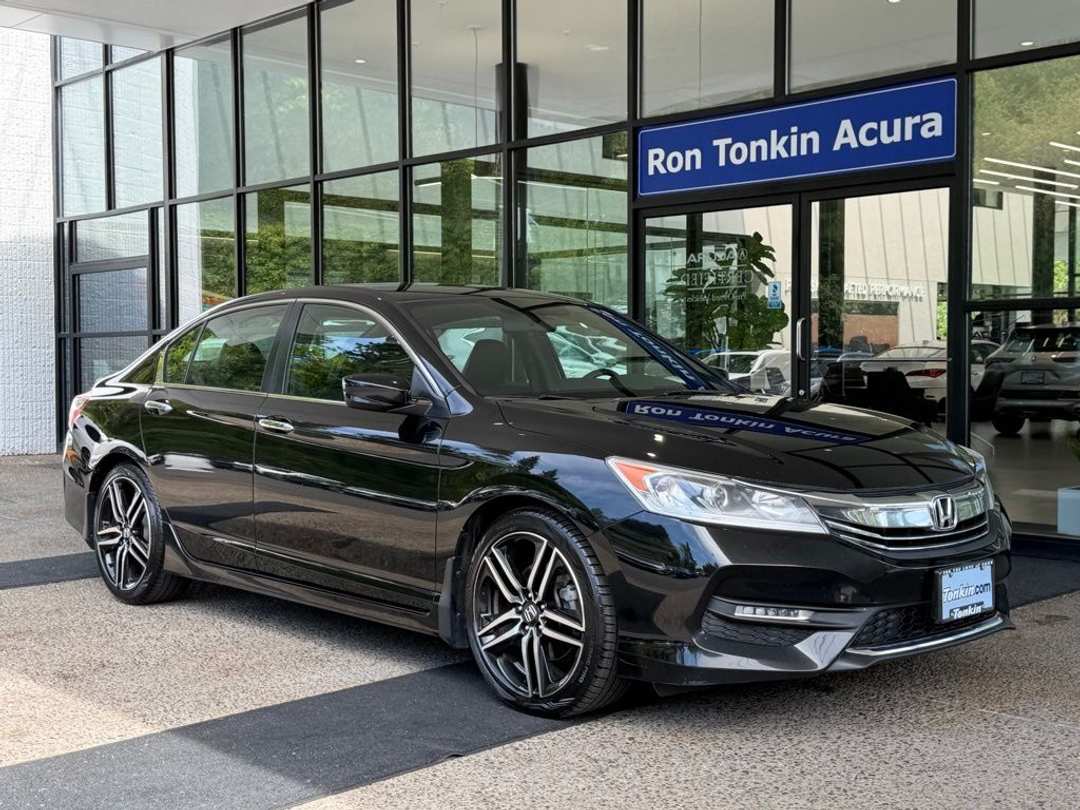 2017 Honda Accord Sport - Image 2
