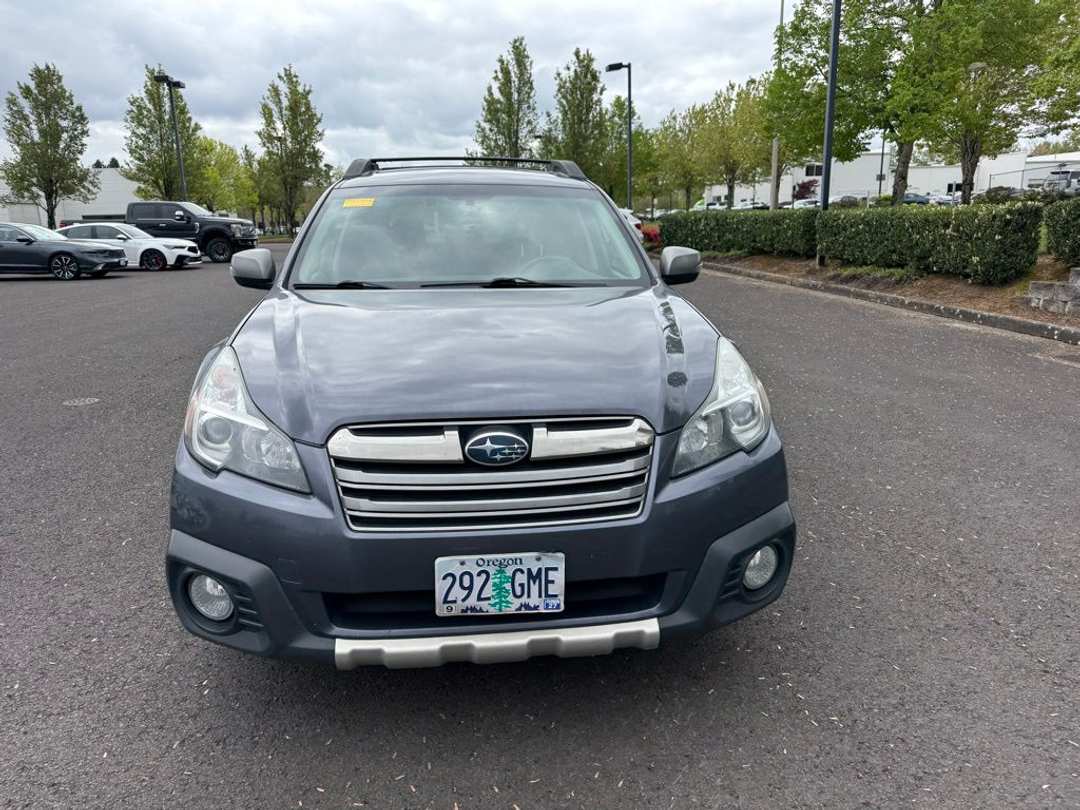 2014 Subaru Outback 2.5i - Image 2