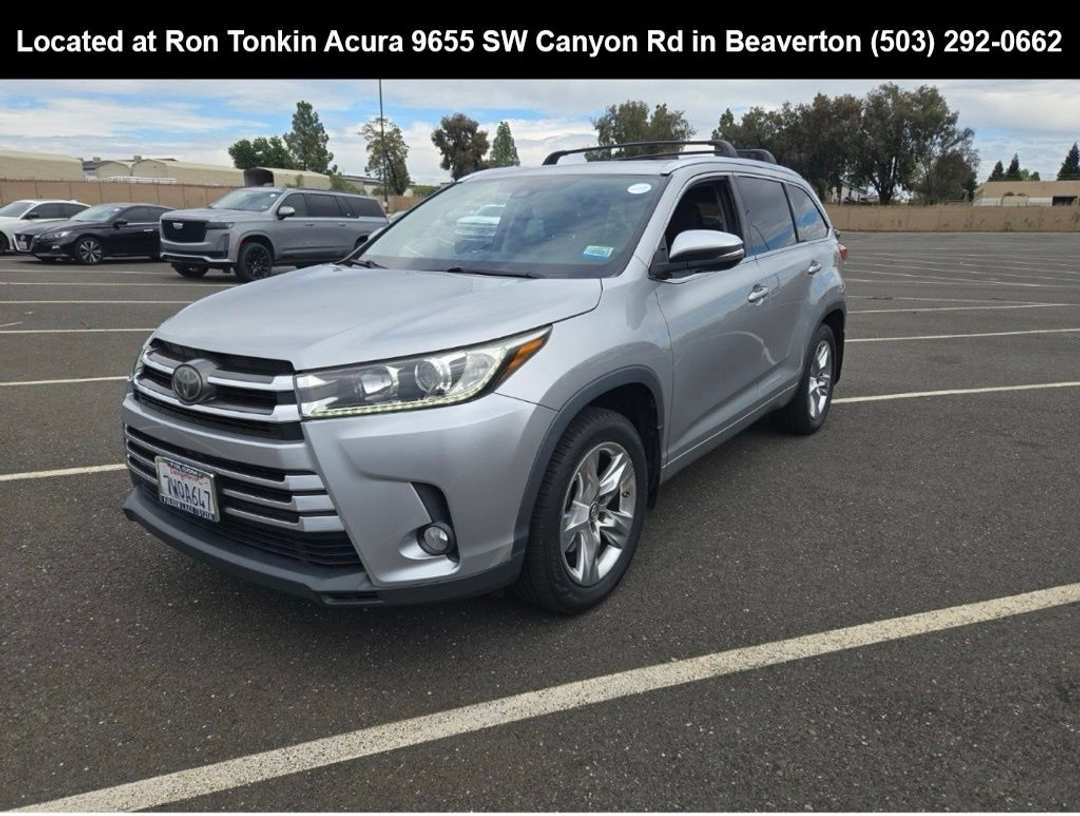 2017 Toyota Highlander Limited - Image 3