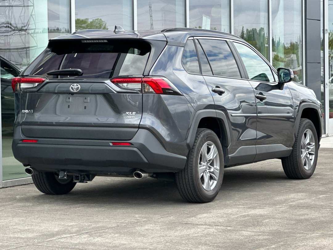 2024 Toyota Rav4 XLE - Image 3