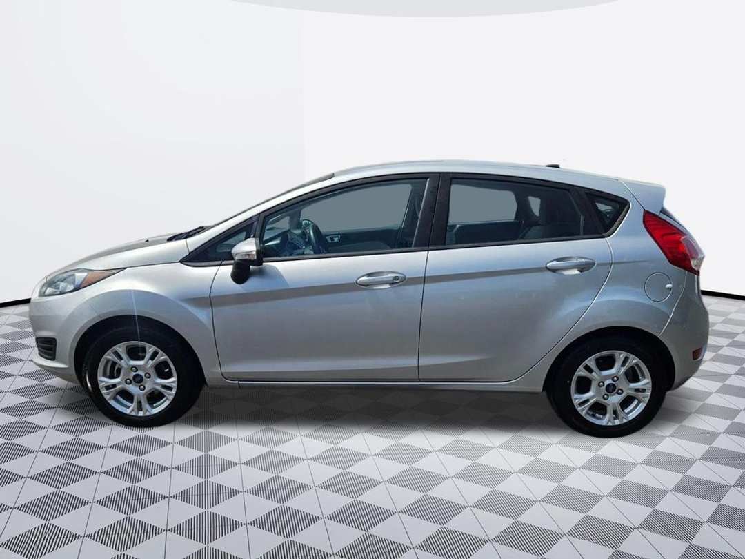 2016 Ford Fiesta SE - Image 3