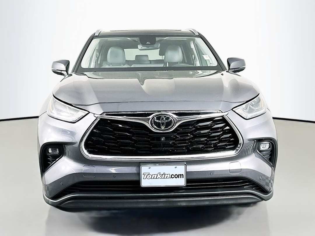 2022 Toyota Highlander Limited - Image 3