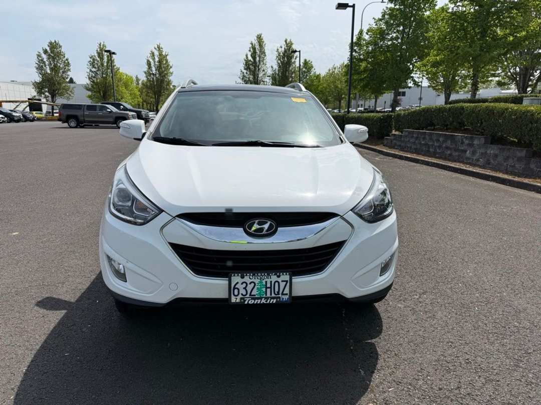2015 Hyundai Tucson Limited - Image 2