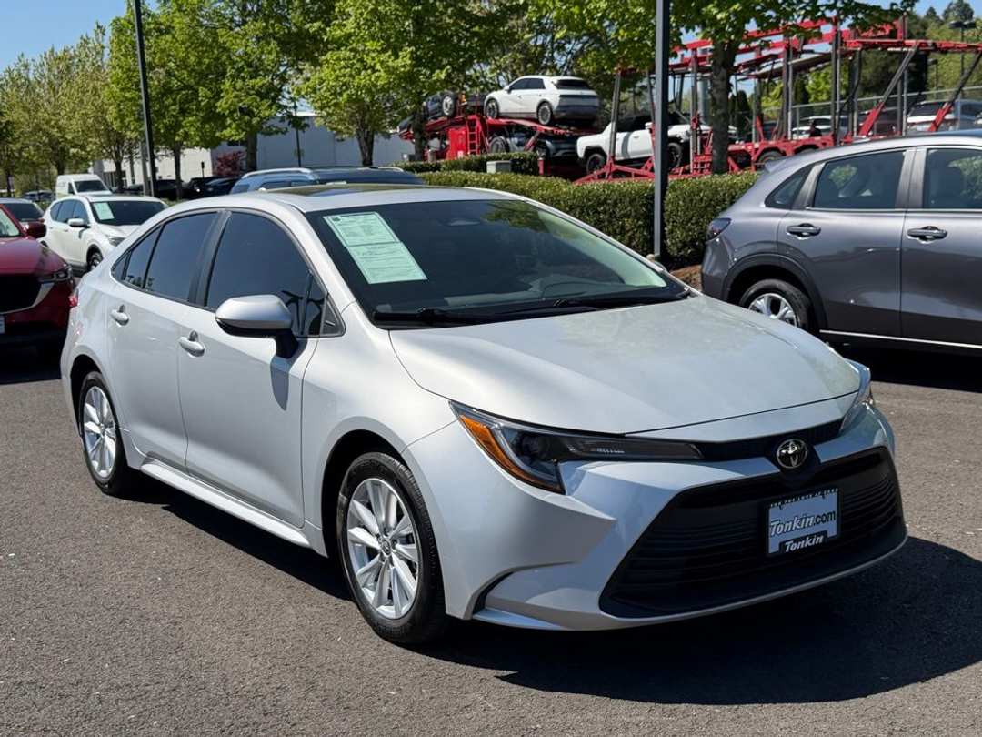 2024 Toyota Corolla LE - Image 2