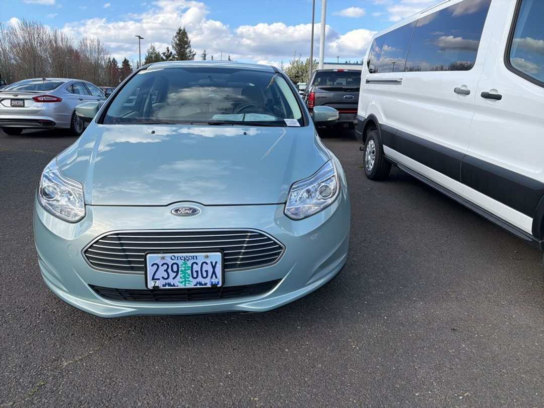 2013 Ford Focus Base - Image 2
