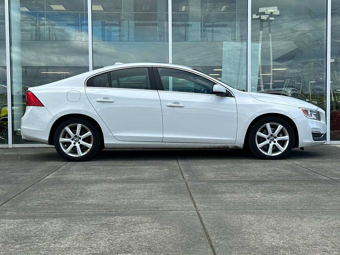 2016 Volvo S60 T5 Premier - Image 2